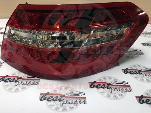 A2129060658, A 212 906 06 58 Фонарь задний наружный правый Mercedes E W212