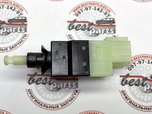 A0015456709, A 001 545 67 09 Датчик включения стоп-сигнала педали тормоза Mercedes A W169 / E W211 / CLS C219 / B W245 / Vito/Viano W639 / Sprinter W906