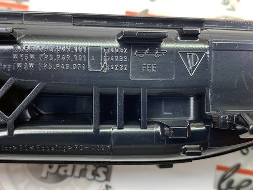95863107100, 958 631 071 00 Повторитель поворота боковой левый USA Porsche Cayenne 958