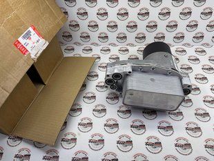 LR040738 Масляный радиатор в сборе с корпусом фильтра Range Rover Vogue L405 / Sport L320/L494 / Land Rover Discovery 3/4 L319