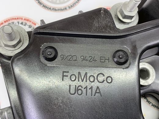 LR166213 Колектор впускний лівий Range Rover Vogue L322 / L405 / Sport L320 / L494 / Velar L560 / Land Rover Discovery 4/5 L319 / L462