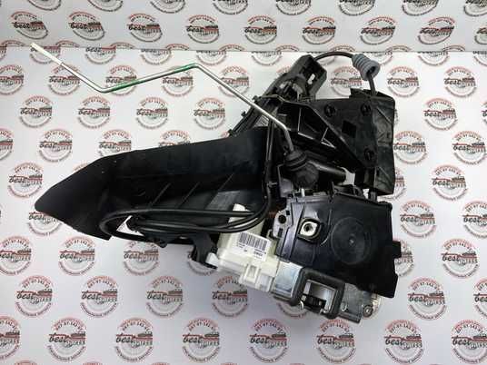 A1647201935, A 164 720 19 35 Замок передней левой двери KeyLess-Go