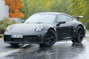 Porsche 911 2024 попался до премьеры