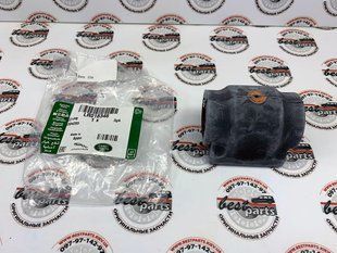 LR018346 Втулка переднего стабилизатора Land Rover Discovery 3/4 L319