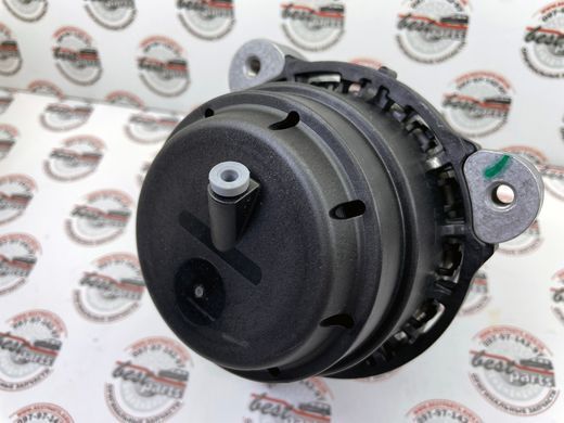 22116878247, 22 11 6 878 247 Подушка (опора) двигателя левая BMW B57 / 3 G20/G21 / 5 G30/G31 / 6 G32 / 7 G11/G12 / 8 G14/G15/G16 / X1 U11/U12 / X2 U10 / X3 G01 / X4 G02/ / X5 G05 / X6 G06 / X7 G07