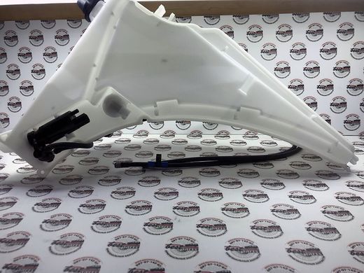 LR110609 Бачок омывателя лобового стекла с омывателем фар Range Rover Vogue L405 / Sport L494 / Land Rover Discovery 5 L462