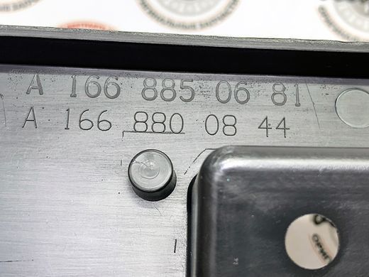 A1668850681, A 166 885 06 81 Подиум рамки номерного знака переднего бампера AMG Mercedes GLE W166