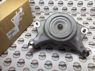 8R0412392A, 8R0 412 392 A Опорний кронштейн переднього амортизатора правий Porsche Macan 95B / 95B-2