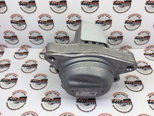 94637505840, 946 375 058 40 Подушка (опора) двигуна права Porsche Macan 95B