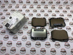 A0004208203, A 000 420 82 03 Колодки тормозные передние Mercedes C W205 / E W213/C238