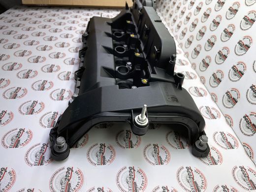 LR187029 Кришка клапанна з прокладкою в зборі права 5.0 Supercharger Range Rover Vogue L322 / L405 / Sport L320 / L494 / Land Rover Discovery 3/4 L319 / Defender L663
