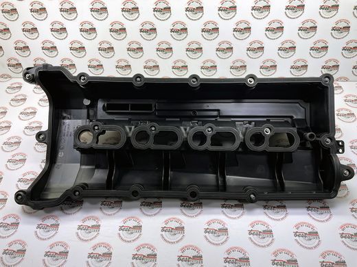 LR187029 Кришка клапанна з прокладкою в зборі права 5.0 Supercharger Range Rover Vogue L322 / L405 / Sport L320 / L494 / Land Rover Discovery 3/4 L319 / Defender L663