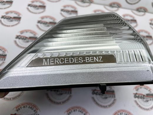 A4639067000, A 463 906 70 00 Повторитель поворота правый переднего крыла Mercedes G W463/W465