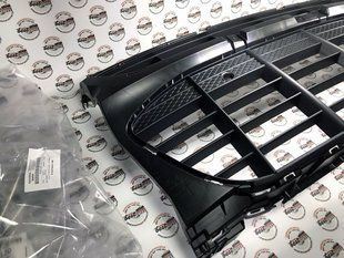 95B807683H1E0, 95B 807 683 H1E0 Решітка переднього бампера чорна Porsche Macan 95B