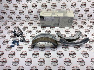 A2214200520, A 221 420 05 20 Колодки ручника задние Mercedes CL C216 / S W221