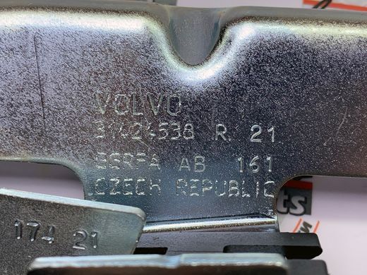31424538 Петля капота правая Volvo XC60 (18-)