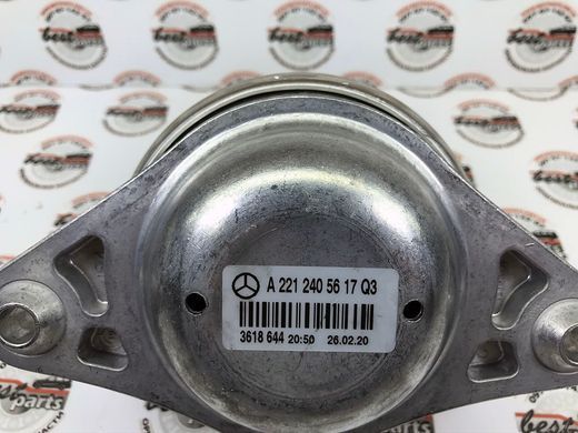 A2212405617, A 221 240 56 17 Подушка (опора) двигателя правая 4matic Mercedes CL C216 / S W221