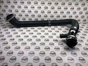 LR024305 Патрубок інтеркулера лівий Range Rover Evoque L538