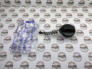 31392044 Крышка бензинового топливного бака Volvo XC70 (-07) / XC60 (-17) / V70 (-08) / V60 CC (-18) / V60 (-18) / S80 (-16) / S80 (-06) / S60 CC (-18) / S60 (-18) / S60 (-09)