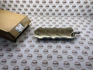 LR010754 Радіатор (Теплообмінник) масла двигуна Range Rover Vogue L322/L405 / Sport L320/L494 / Velar L560 / Land Rover Discovery 4/5 L319/L462