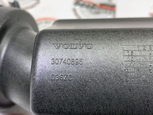 30740896 Глушитель шума воздуха интеркулера Volvo XC90 (-14) / XC70 (-07) / V70 (-08) / S60 (-09)