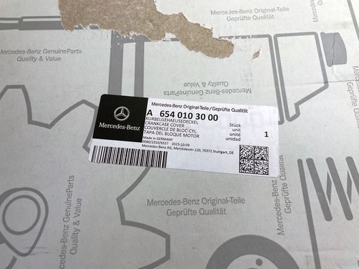 A6540103000, A 654 010 30 00 Крышка передняя с сальником коленвала в сборе Mercedes M654 / CLA C118 / GLE W167/C167 / A W177 / C W205/ E W213/C238 / B W247 / GLA H257 / GLB X247 / GLC X253 / CLS C257 / V W447/W448 / Sprinter W907/W910
