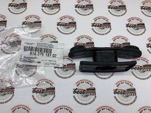 97037513702, 970 375 137 02 Резиновый упор подушки коробки АКПП Porsche Panamera 970