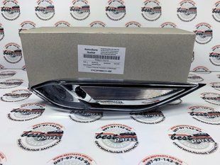 95863110210, 958 631 102 10 Повторювач повороту передній правий R21 Porsche Cayenne 958