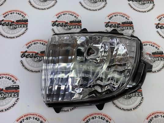 31111813 Повторитель поворота левого зеркала Volvo XC90 (-14