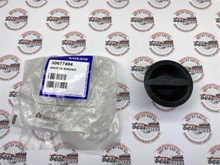 30677494 Кришка маслозаливної горловини Volvo XC90 (-14) / XC70 (-16) / XC60 (-17) / V70 (-16) / V60 CC (-18) / V60 (-18) / V50 (-12) / V40 CC (-19) / V40 (-19) / S80 (-16) / S80L (-12) / S60 CC (-18) / S60 (-18) / S40 (-12) / C70 (-13) / C30 (-13)