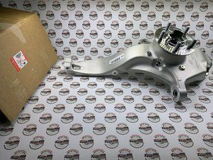 LR146343 Кулак поворотний передній лівий Range Rover Vogue L405