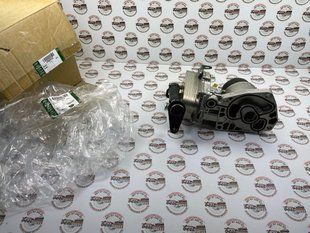 LR006653 Масляный радиатор в сборе с корпусом фильтра Range Rover Evoque L538 / Land Rover Freelander 2 L359 / Discovery Sport L550