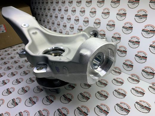 LR146343 Кулак поворотный передний левый Range Rover Vogue L405
