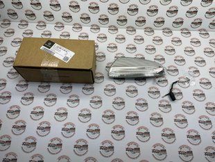 A164906130064, A 164 906 13 00 64 Повторитель поворота на боковом зеркале левом Mercedes ML W164 / GL X164