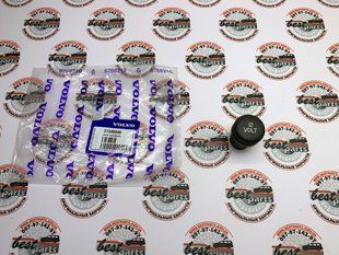 31346946 Заглушка гнізда прикурювача Volvo XC90 (-14) / XC70 (-16) / XC60 (-17) / V70 (-16) / V40 CC (-19) / V40 (-19) / S80 (-16) / S80L (-12) / S60 CC (-18) / S60 (-18) / C70 (-13)