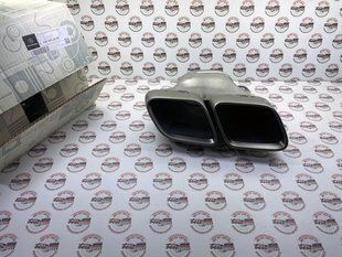 A0004902400, A 000 490 24 00 Насадка на выхлопную систему правая 63 AMG Mercedes GLE W167 / GLS X167 / AMG-GT X290