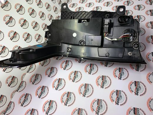LR061659 Фонарь задний правый Range Rover Vogue L405