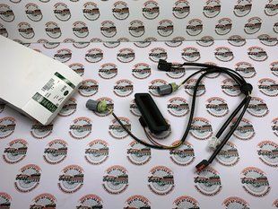 LR083610 Кнопка відкриття дверей багажного відділення Range Rover Sport L320 / Land Rover Freelander 2 L359