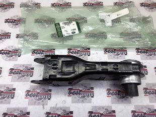 LR124617 Рычаг задней подвески нижний правый, передний Range Rover Evoque L551 / Land Rover Discovery Sport L550