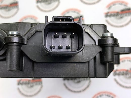 LR108981 Доводчик (Актуатор) замка задней двери Range Rover Vogue L405 / Sport L494