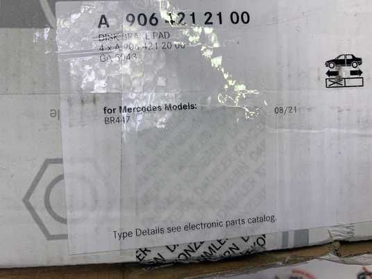 A9064212100, A 906 421 21 00 Колодки тормозные передние Mercedes V