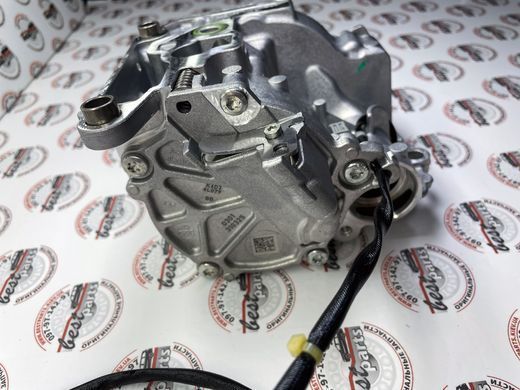 LR164063 Насос масляний (маслонасос) 3.0 Diesel Range Rover Vogue L405/L460 / Sport L494/L461 / Velar L560 / Land Rover Discovery 5 L462 / Sport L550 / Defender L663