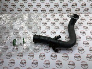 LR013684 Патрубок (Шланг) охлаждения левый от радиатора к термостату Range Rover Sport L320 / Land Rover Discovery 3/4 L319