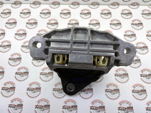 32411651 Подушка (Опора) двигуна права Volvo XC90 (16-) / XC60 (18-) / V90 CC (17-) / V90 (17-) / V60 CC (19-) / V60 (19-) / S90L (19-) / S90 (17-) / S60 (19-)