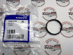 32252429 Прокладка водяного насоса (помпи) до впускного патрубка Volvo XC90 (16-) XC60 (18-) EX40 (25-) / XC40 (18-) V90 CC (17-) V90 (17-) V60 (19-) V60 CC (-18) S90L (19-) S90 (17-) S60 (19-)