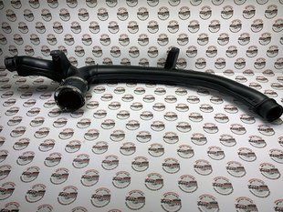 95811079000, 958 110 790 00 Шланг (трубка) інтеркулера центральна 3.0 Diesel Porsche Cayenne 958