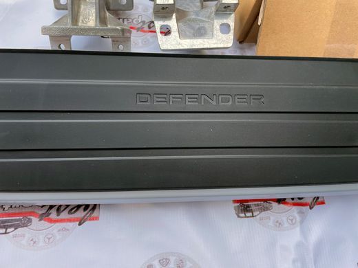 VPLEP0525 Подножки (пороги) боковые стандартная колесная база / Long Bright к-т Land Rover Defender L663