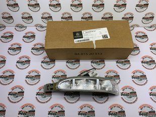 A1648200521, A 164 820 05 21 Повторитель поворота на боковом зеркале левый Mercedes ML W164 / GL X164 / R W251